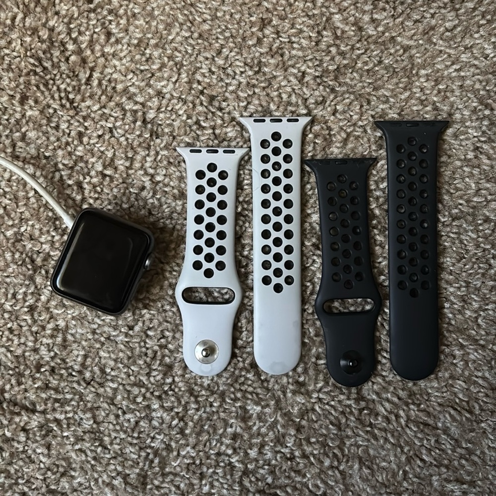 Good condition nike series 3 Apple watch